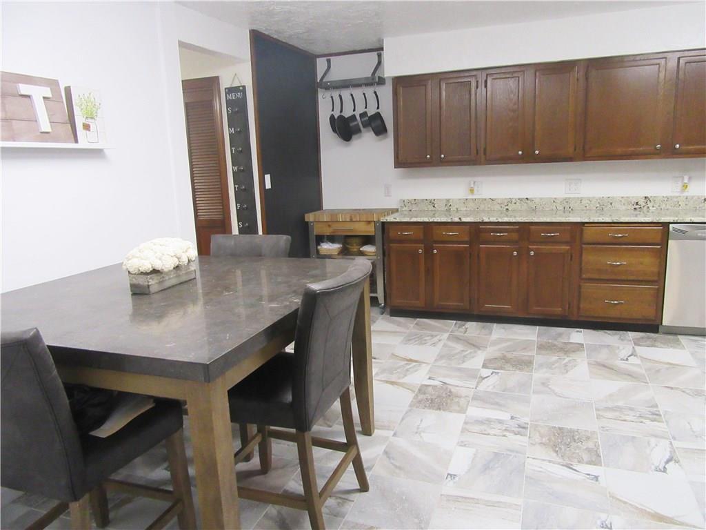 132 Salem Church Road Midland, PA 15059 - Photo 3 of 24 Gallery Image 3