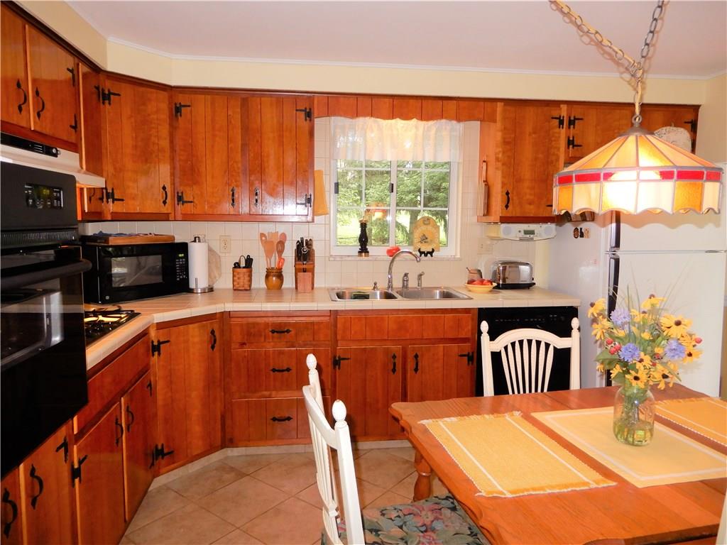 918 Bebout Road Venetia, PA 15367 - Photo 6 of 25 Kitchen 918 Bebout Road