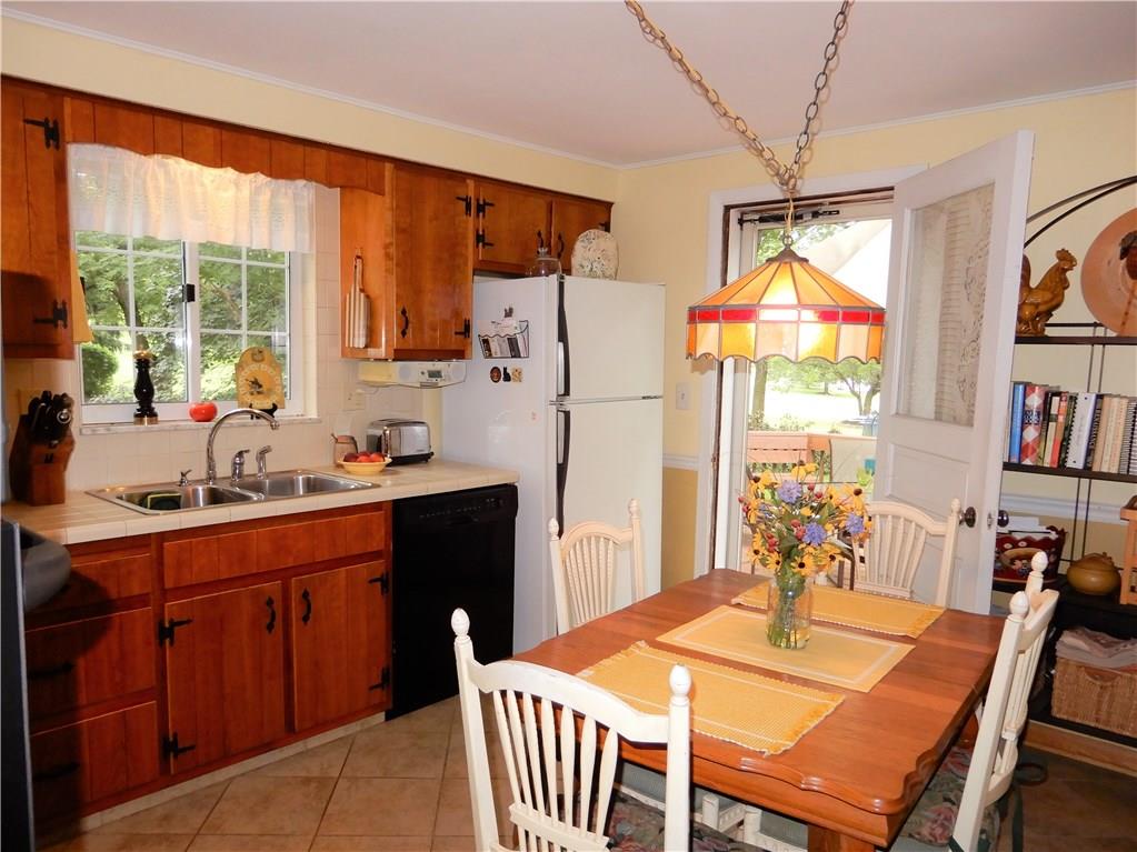 918 Bebout Road Venetia, PA 15367 - Photo 8 of 25 Kitchen 918 Bebout Road