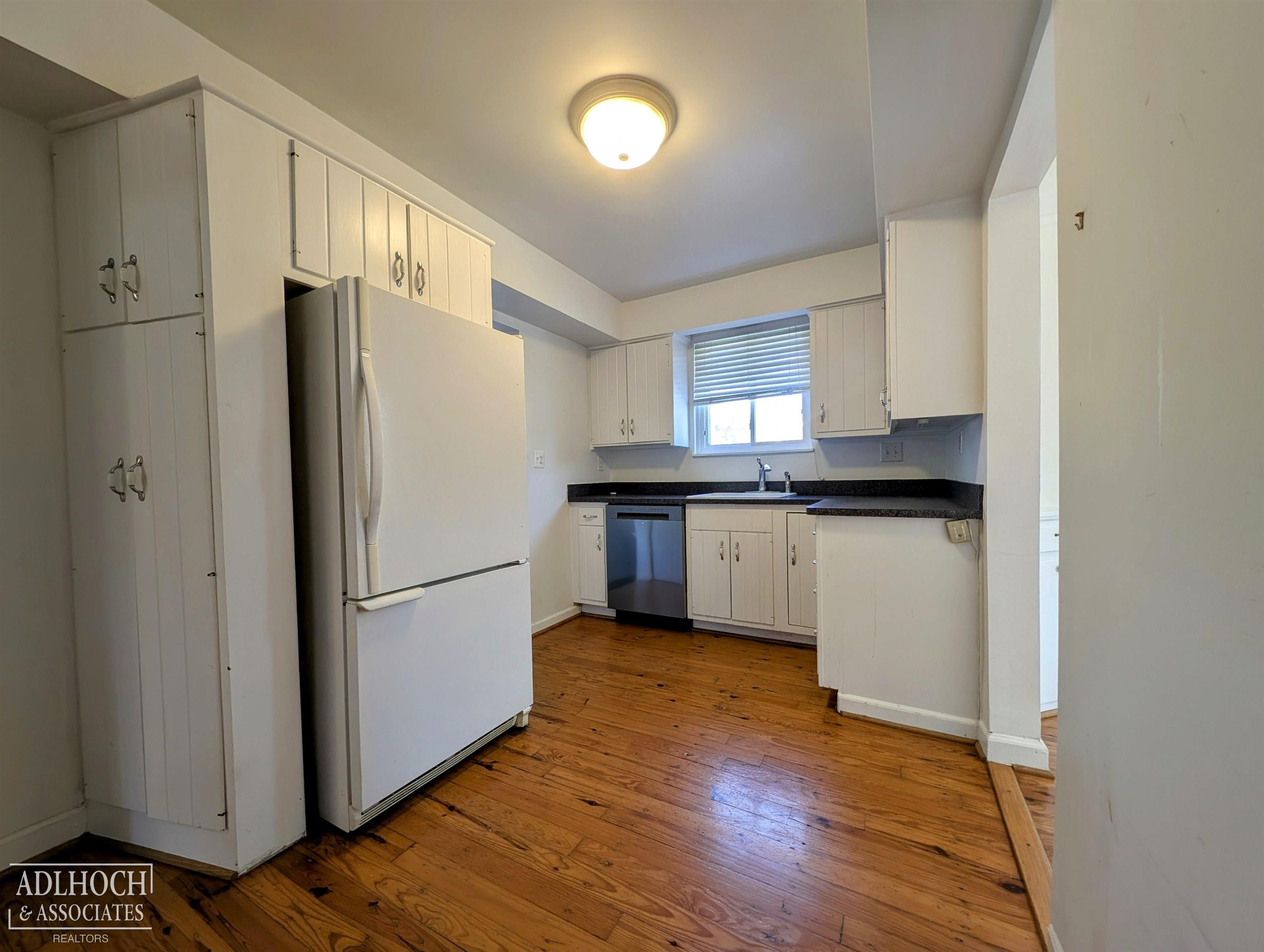1292 Hampton Road Grosse Pointe Woods, MI 48236 - Photo 5 of 21