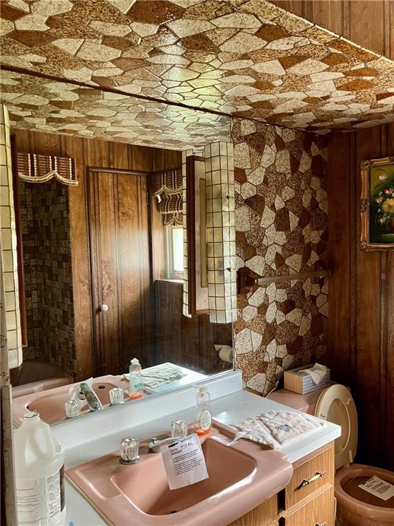 572 Paris Colliers Road Burgettstown, PA 15021 - Photo 16 of 23 Main Bathroom
