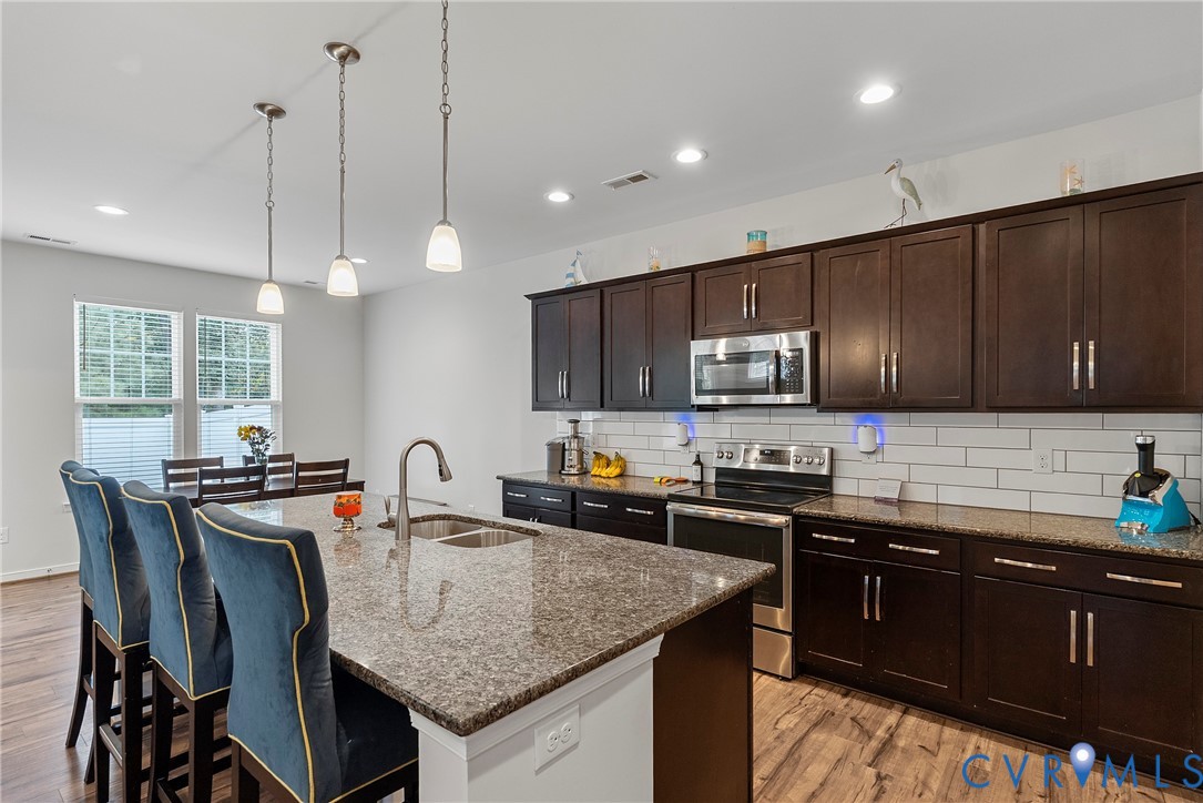 9876 Honeybee Drive Mechanicsville, VA 23116 - Photo 4 of 29