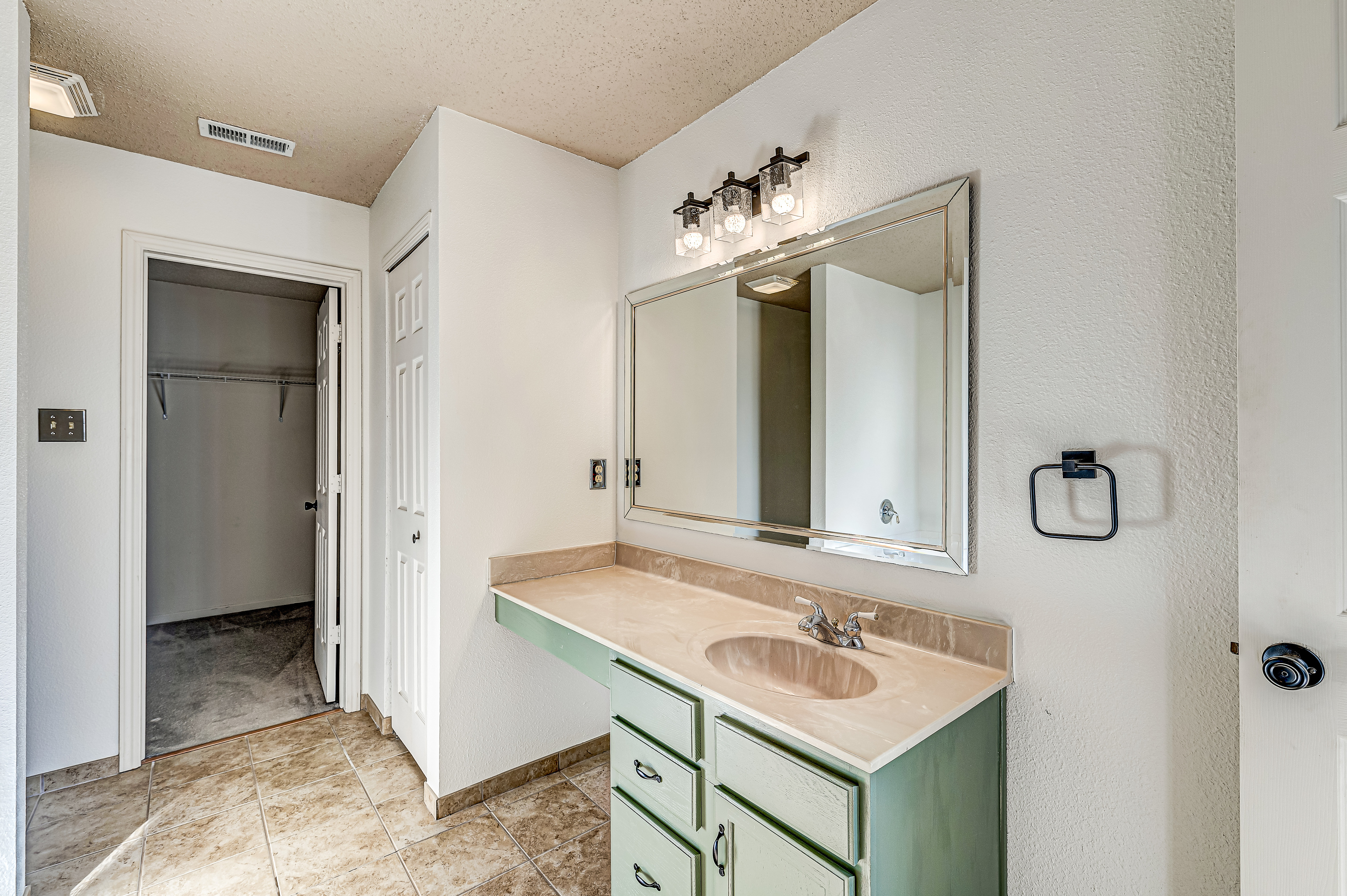 10613 Howe Road Fishers, IN 46038 - Photo 17 of 41