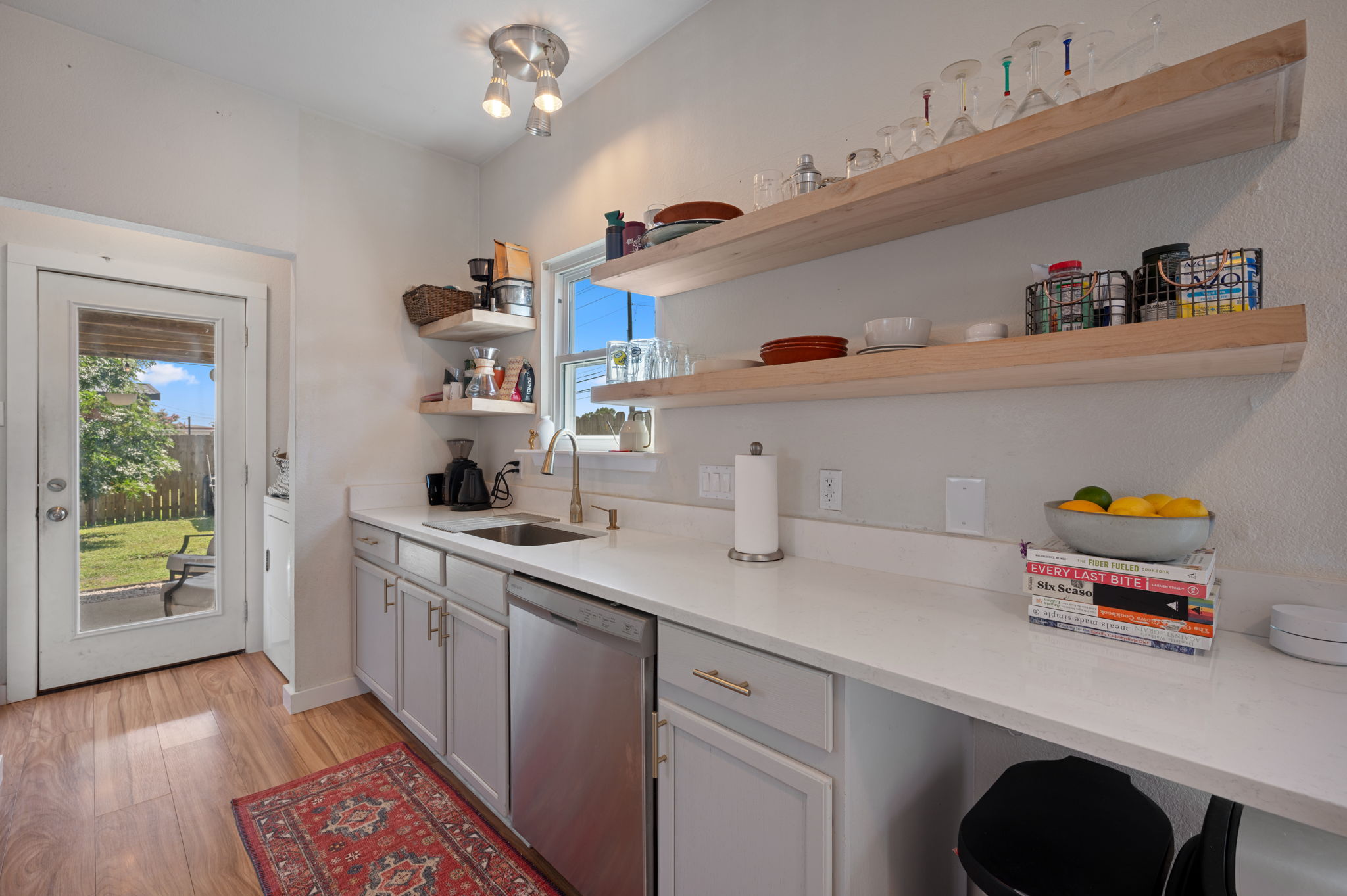 4603 Ribbecke Avenue Austin, TX 78721 - Photo 12 of 37