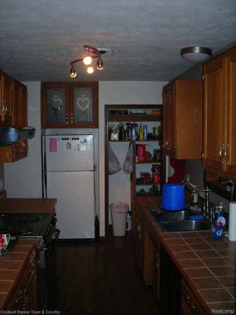 9349 Wiggins Road Howell, MI 48855 - Photo 21 of 31 DSCN2135.jpg
