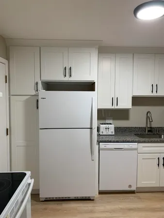 $1,925 | 9 Strawberry Bank Road, Unit 24, Nashua, NH 03062