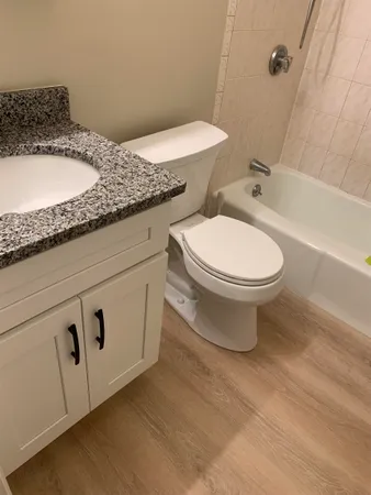 $1,925 | 9 Strawberry Bank Road, Unit 24, Nashua, NH 03062