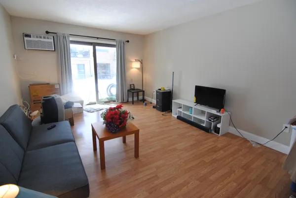 $1,925 | 9 Strawberry Bank Road, Unit 24, Nashua, NH 03062