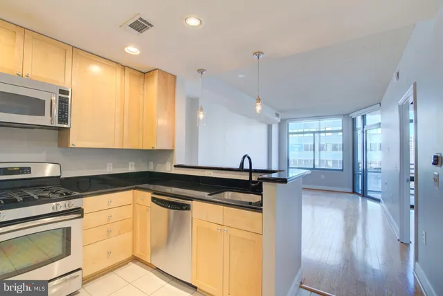 $384,900 | 3600 South Glebe Road, Unit 414W, Arlington, VA 22202