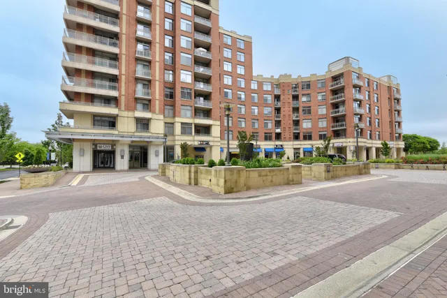 $384,900 | 3600 South Glebe Road, Unit 414W, Arlington, VA 22202