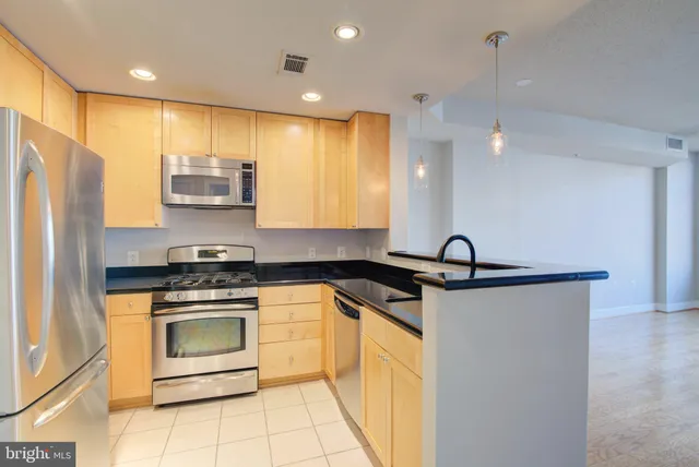 $384,900 | 3600 South Glebe Road, Unit 414W, Arlington, VA 22202