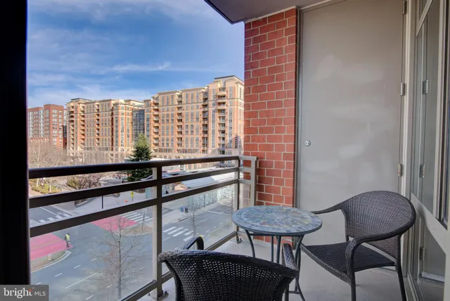 $384,900 | 3600 South Glebe Road, Unit 414W, Arlington, VA 22202