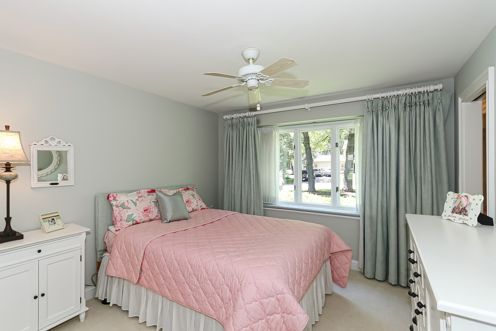 1117 Old Colony Road Lake Forest, IL 60045 - Photo 28 of 45 a bedroom with a bed and a window