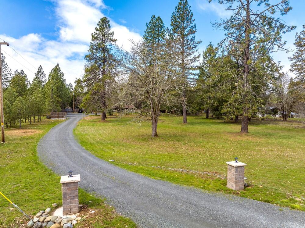 4515 Dick George Road Cave Junction, OR 97523 - Photo 4 of 33 2