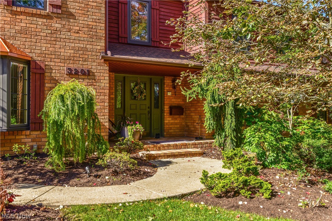 3201 Midvale Road Northwest Canton, OH 44718 - Photo 2 of 35 Gallery Image 2