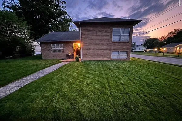 $189,500 | 107 Mill Street, Benton, IL 62812