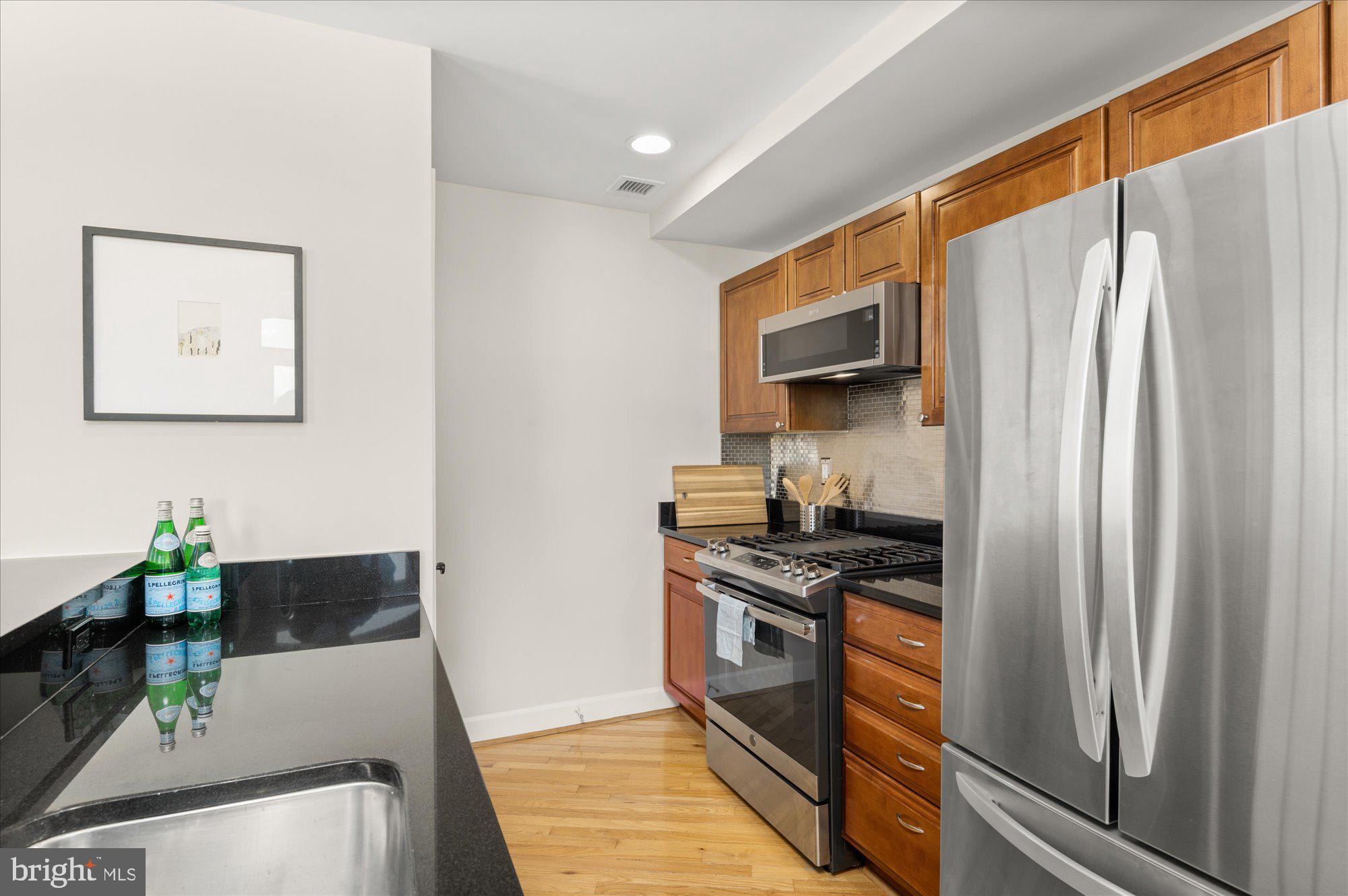 2902 Porter Street Northwest, Unit 51 Washington, DC 20008 - Photo 4 of 10 Gourmet Kitchen