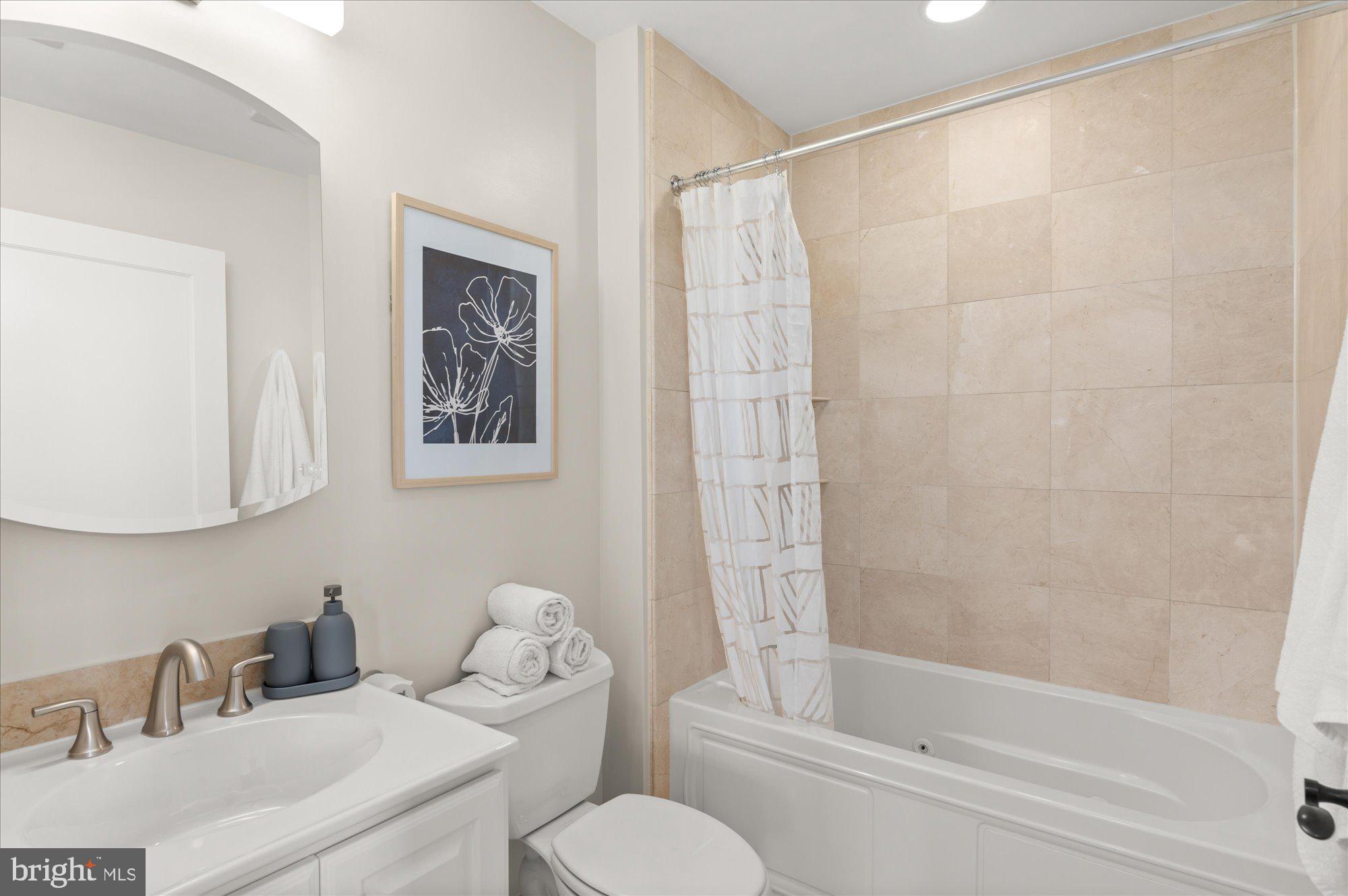 2902 Porter Street Northwest, Unit 51 Washington, DC 20008 - Photo 6 of 10 Bathroom