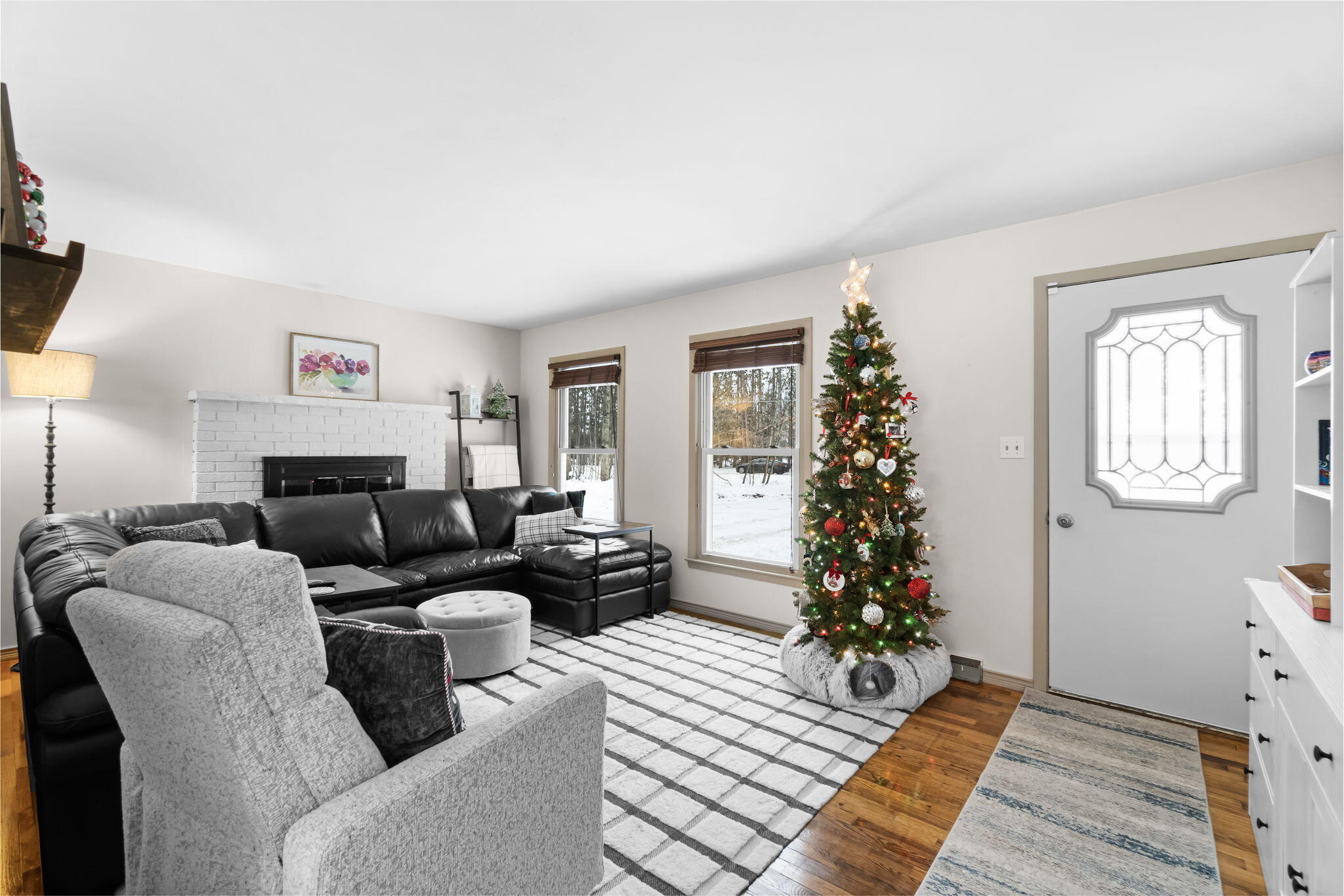 1173 Thumm Road Gaylord, MI 49735 - Photo 4 of 35 Living Room