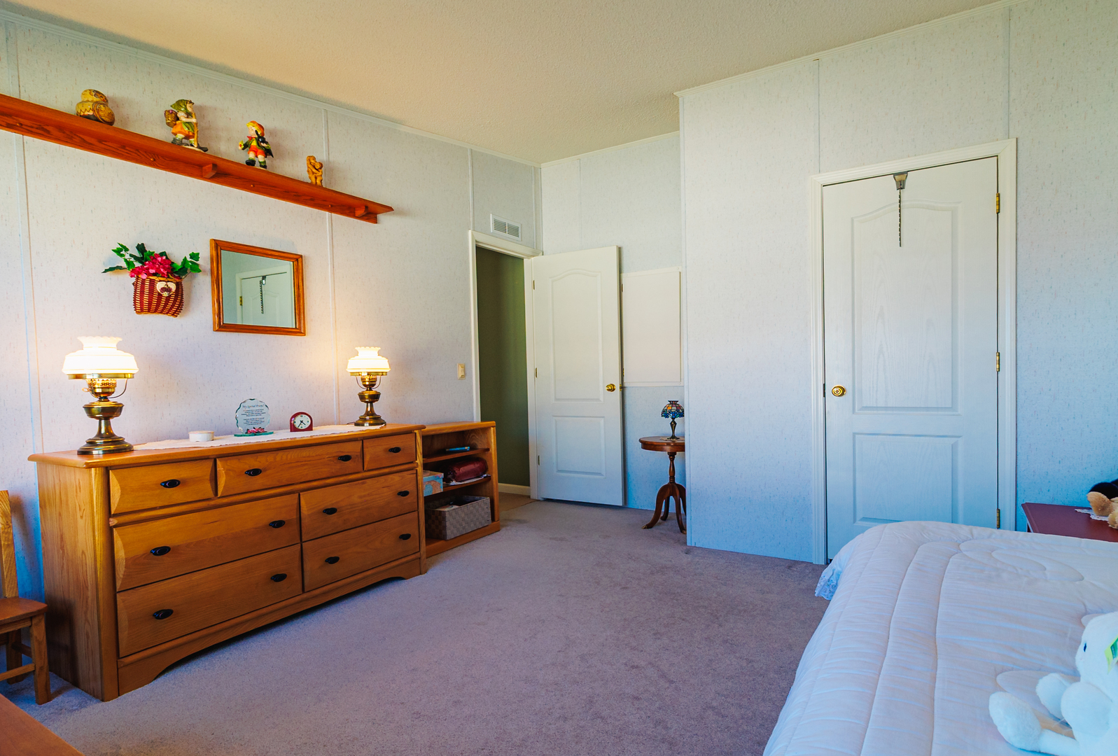 275 Tulip Circle Matteson, IL 60443 - Photo 25 of 44 a bed room with a bed and a dresser