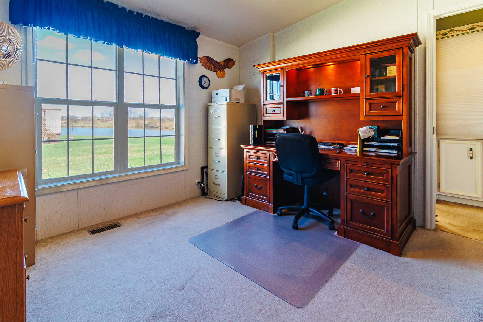 275 Tulip Circle Matteson, IL 60443 - Photo 27 of 44 a view of workspace with windows