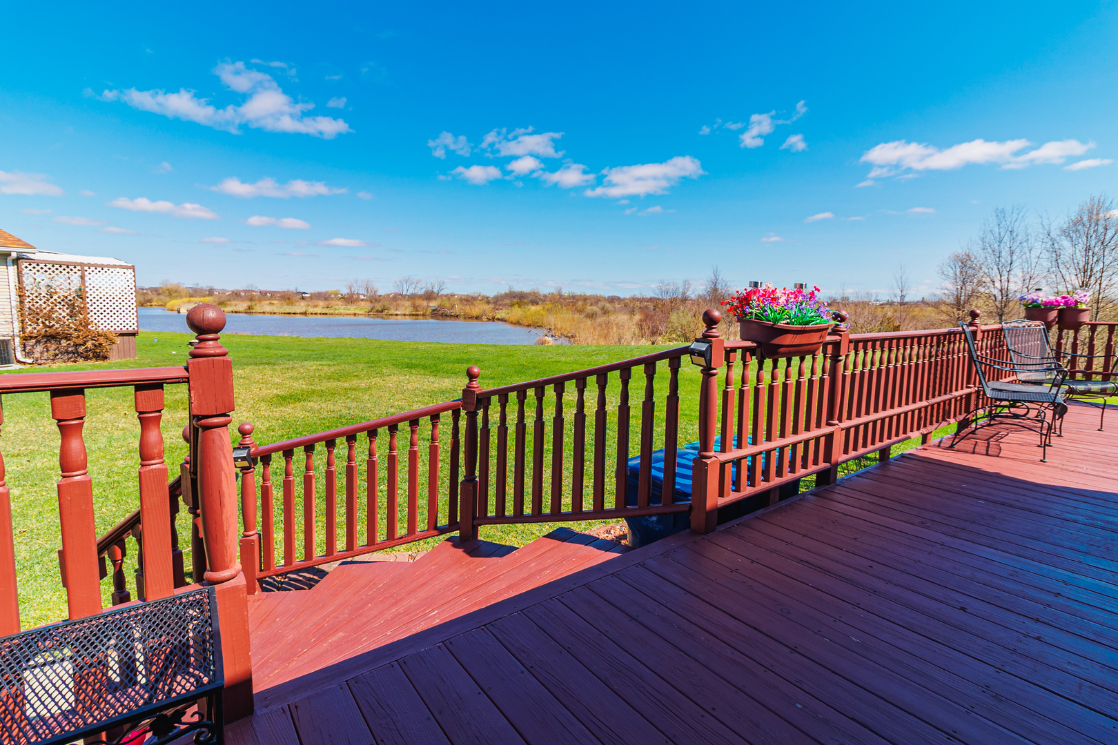 275 Tulip Circle Matteson, IL 60443 - Photo 31 of 44 a view of a balcony with wooden floor