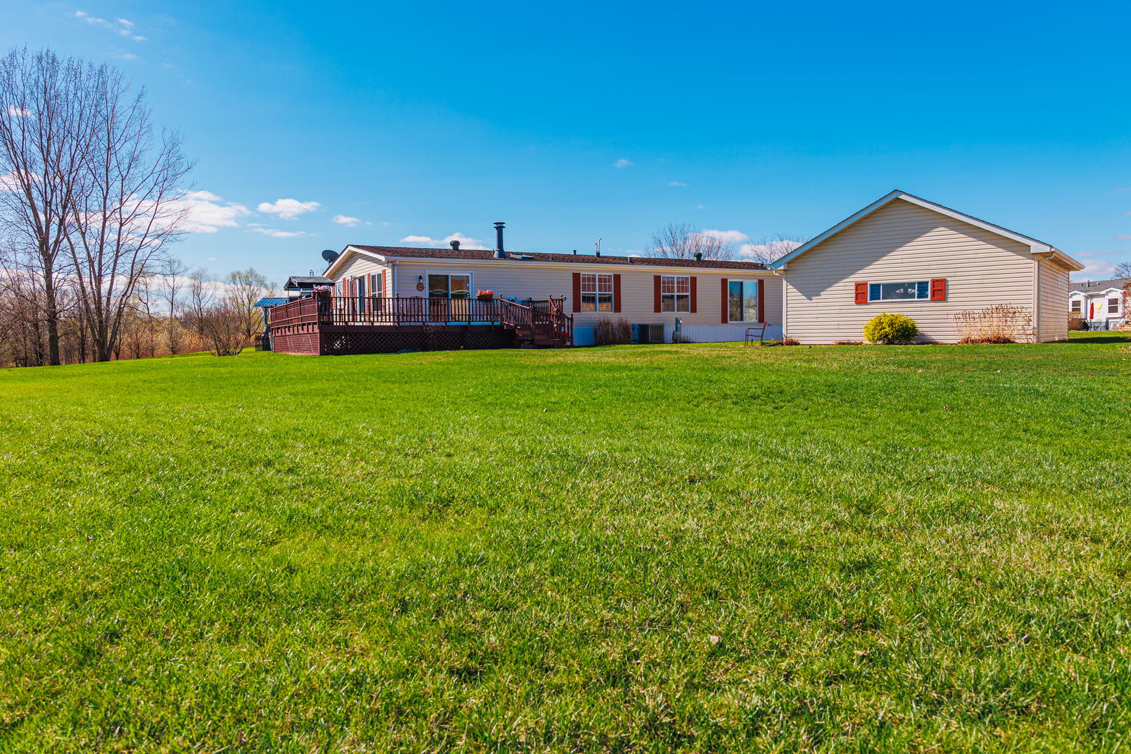 275 Tulip Circle Matteson, IL 60443 - Photo 38 of 44 a front view of a house with garden
