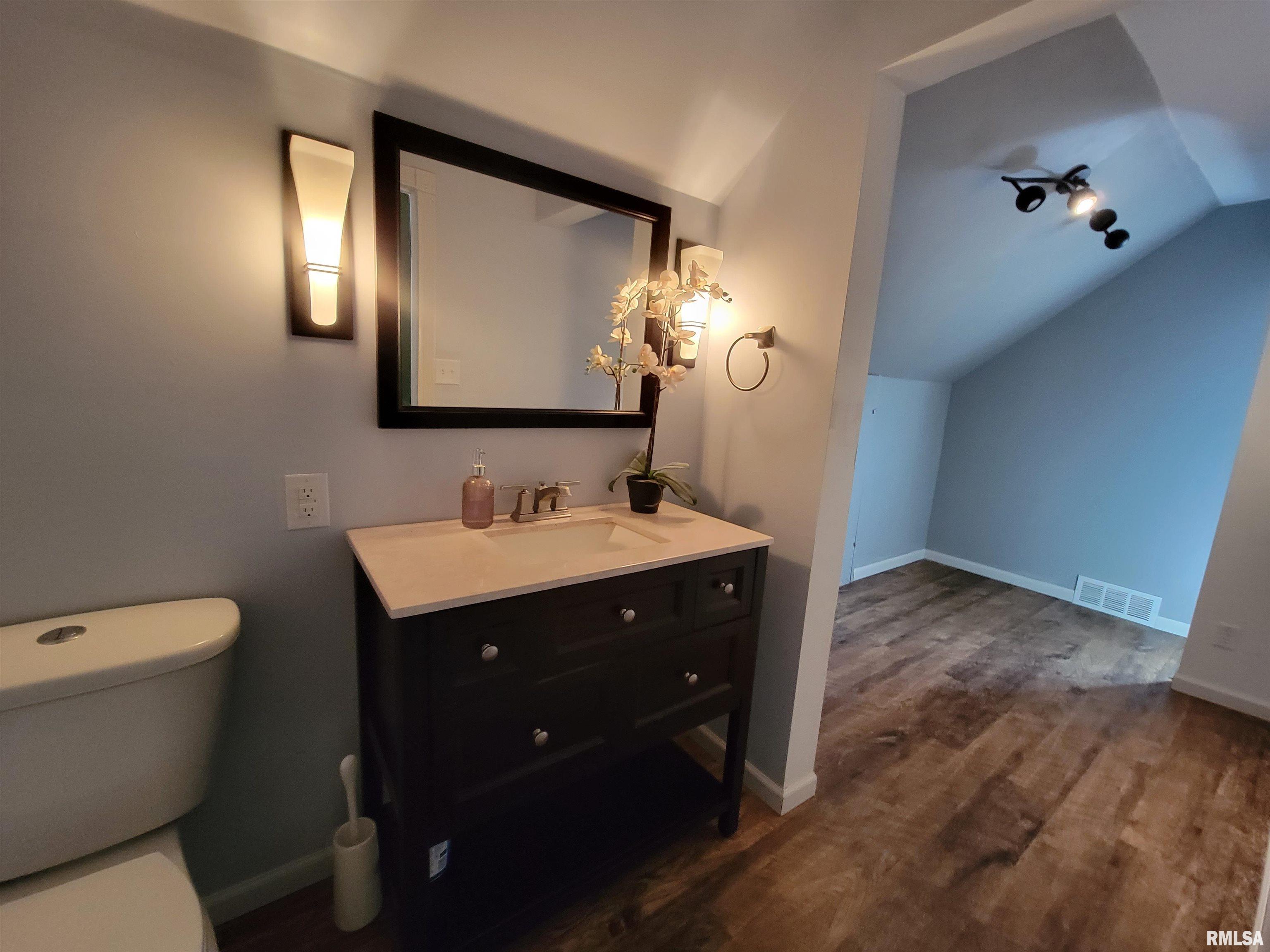 1423 West Circle Road Peoria, IL 61604 - Photo 17 of 32 Gallery Image 17