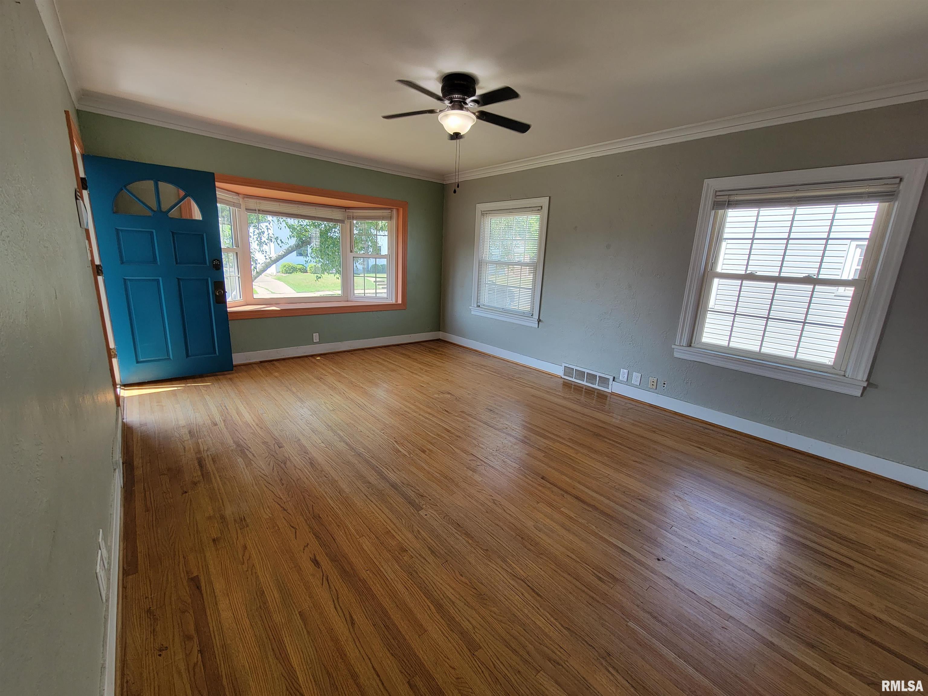 1423 West Circle Road Peoria, IL 61604 - Photo 4 of 32 Gallery Image 4