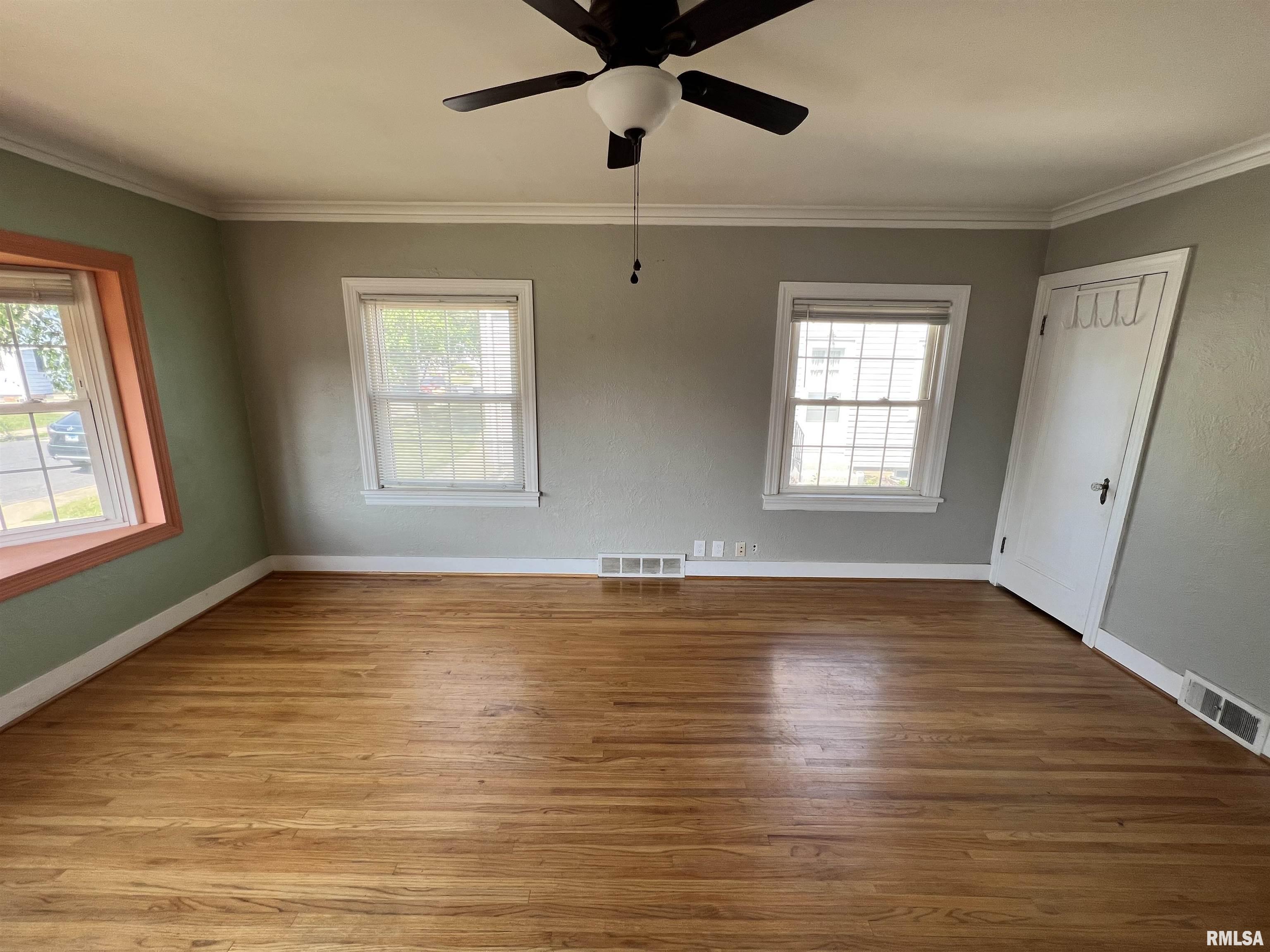 1423 West Circle Road Peoria, IL 61604 - Photo 6 of 32 Gallery Image 6