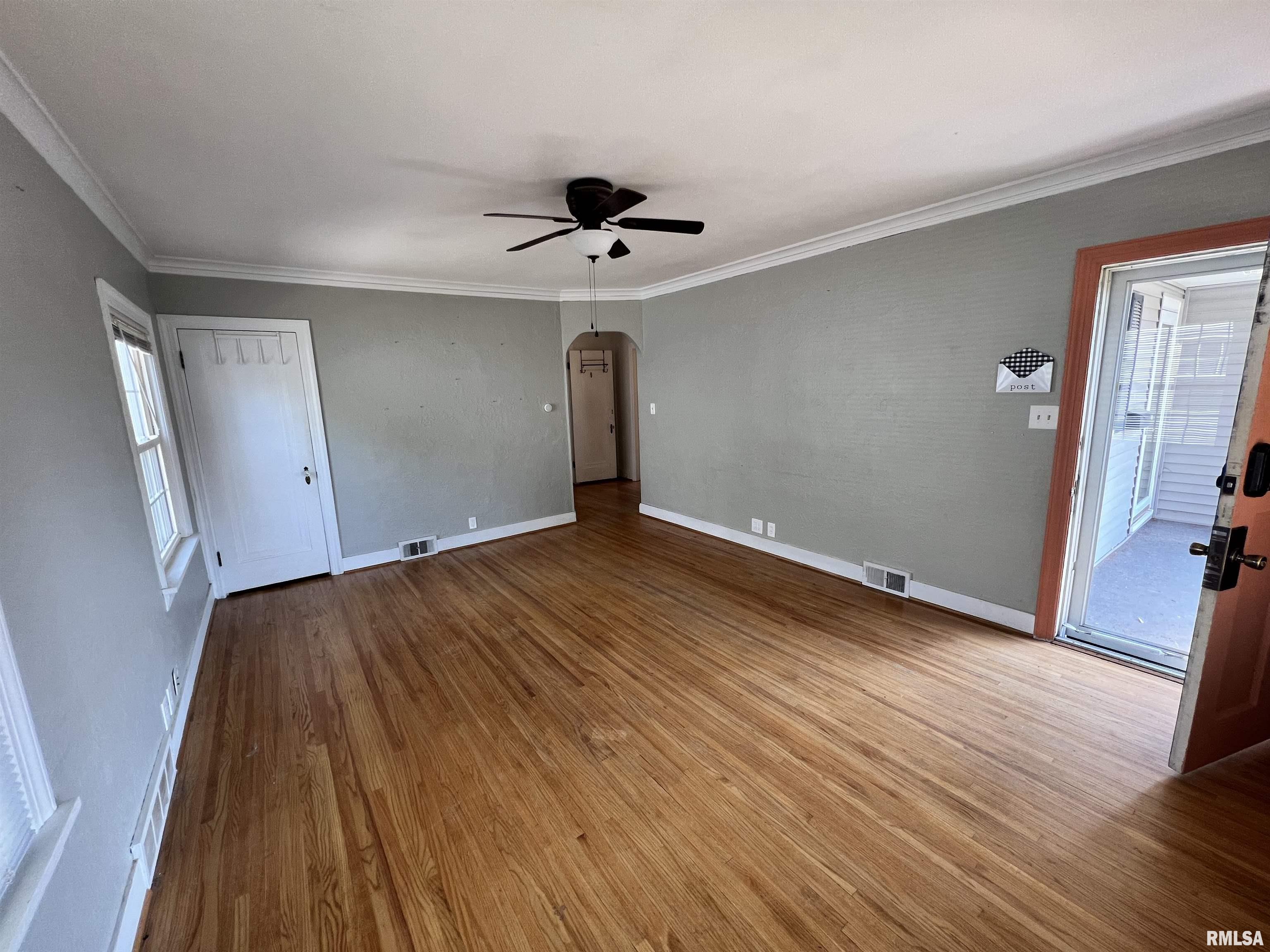 1423 West Circle Road Peoria, IL 61604 - Photo 7 of 32 Gallery Image 7