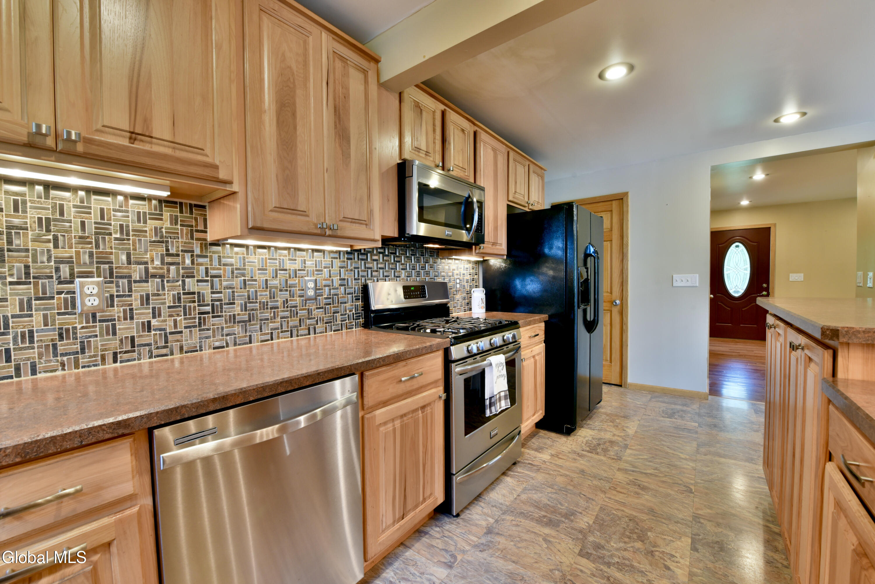 87 Lasher Road Bethlehem, NY 12158 - Photo 19 of 52 16
