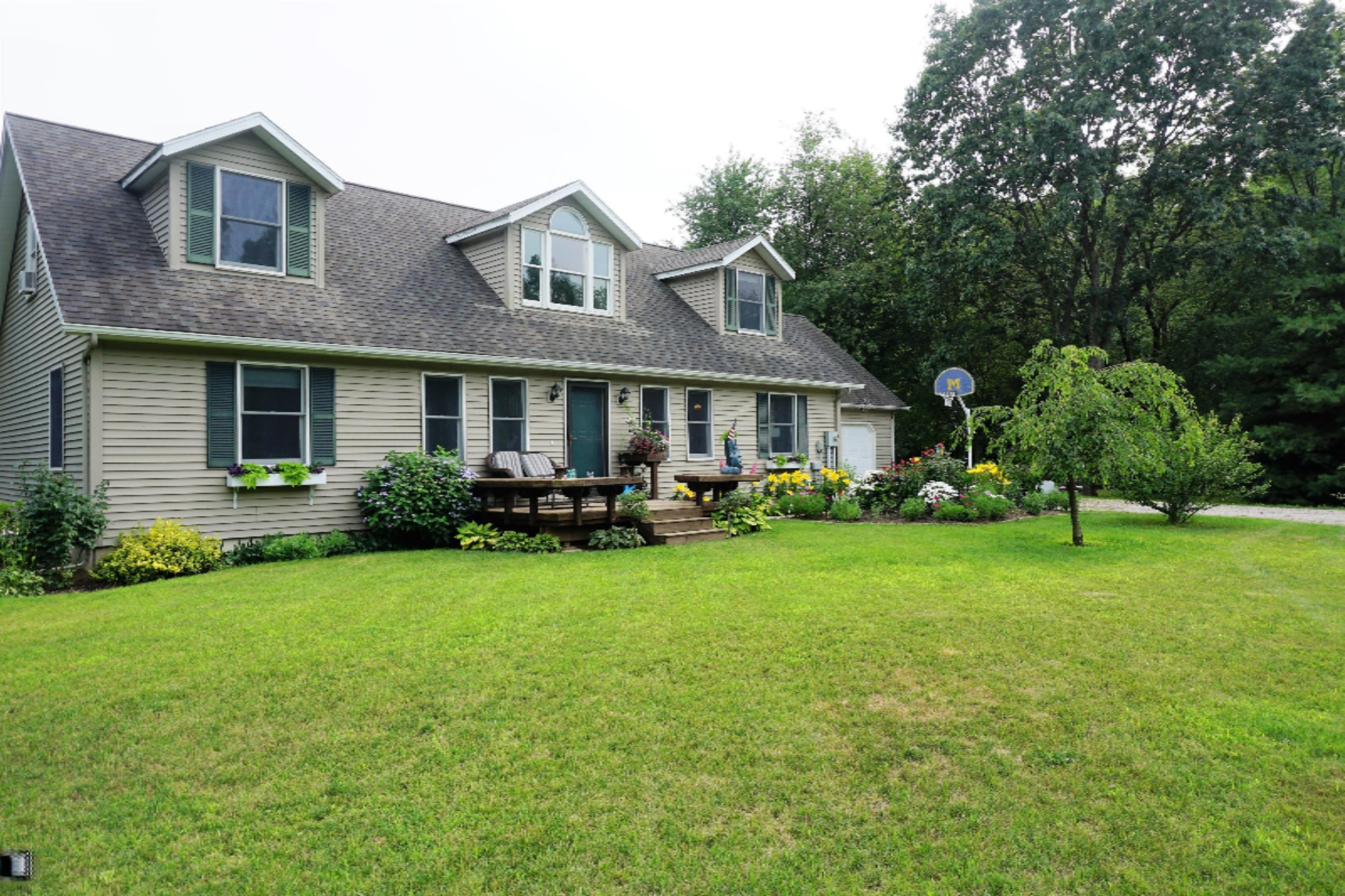 7130 Pine Road Benton Harbor, MI 49022 - Photo 4 of 109 DSC01835