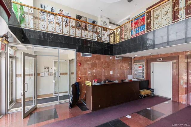 $1,090,000 | 37-20 Prince Street, Unit PHA | Downtown Flushing