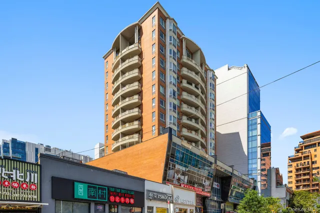 $1,090,000 | 37-20 Prince Street, Unit PHA | Downtown Flushing