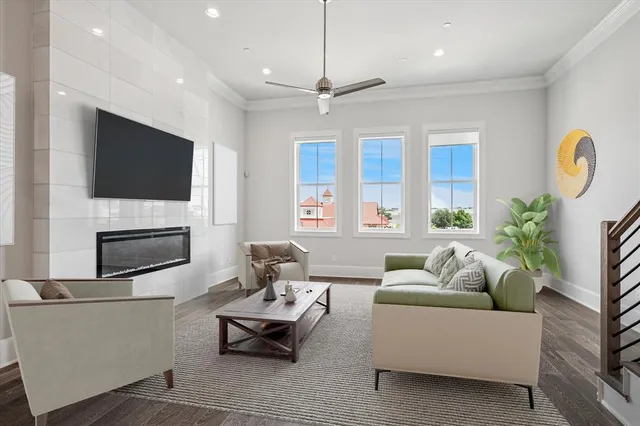 $805,000 | 4122 Belt Line Road, Addison, TX 75001