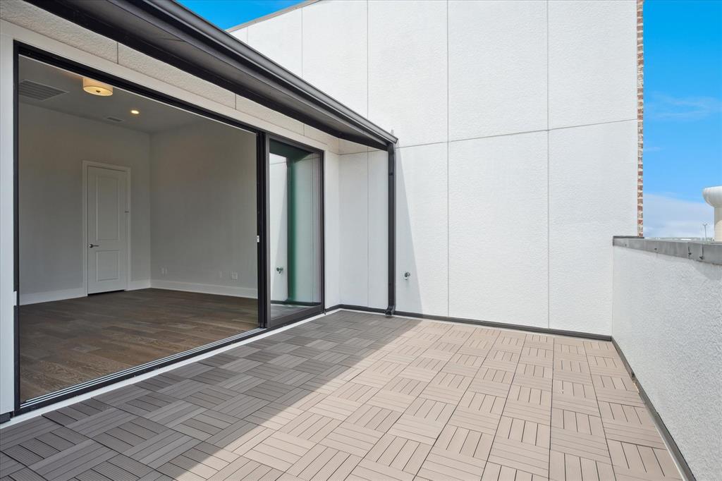 4122 Belt Line Road Addison, TX 75001 - Photo 10 of 36 a view of a backyard