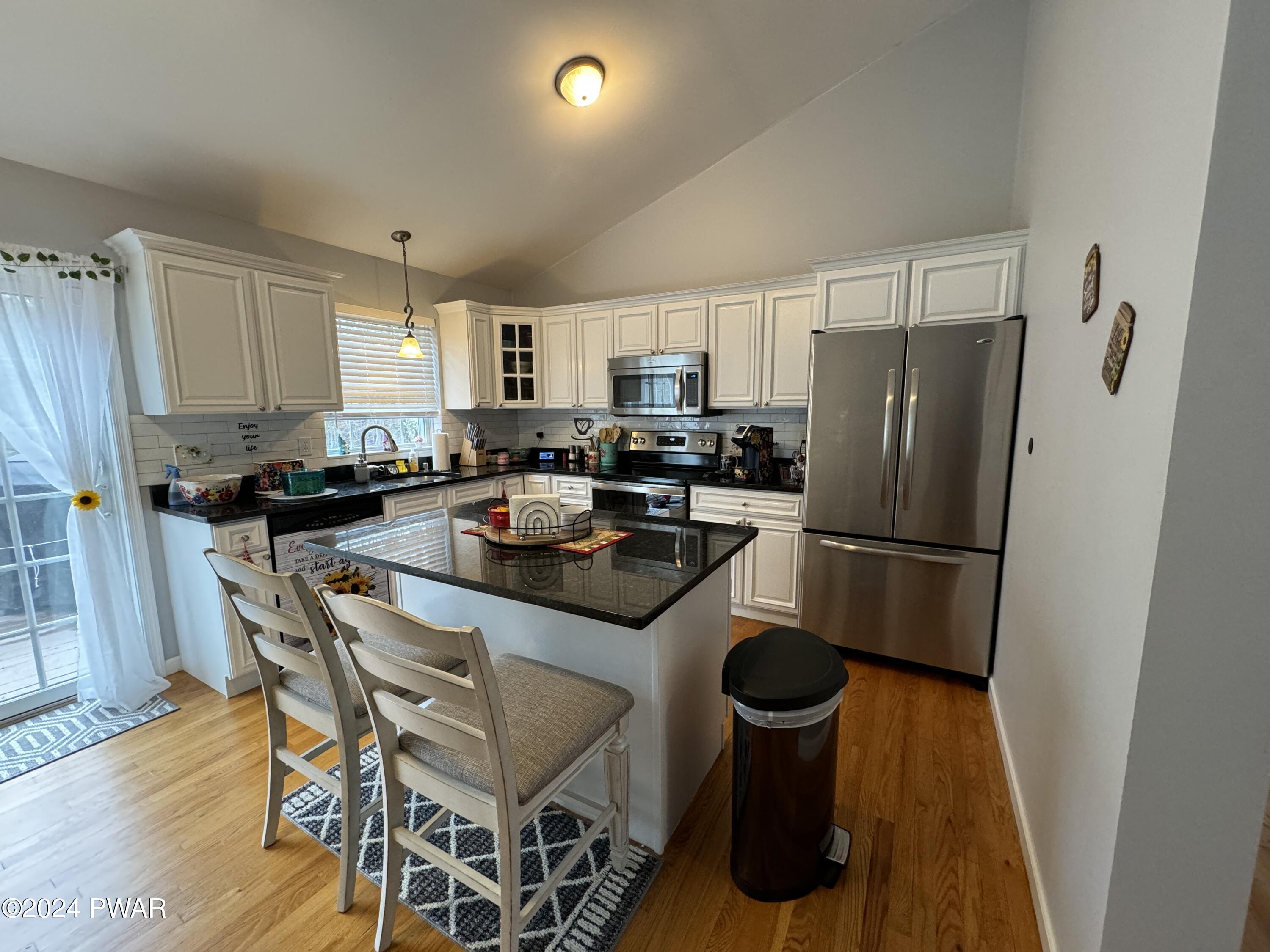 119 Cabin Road Milford, PA 18337 - Photo 9 of 33 Kitchen