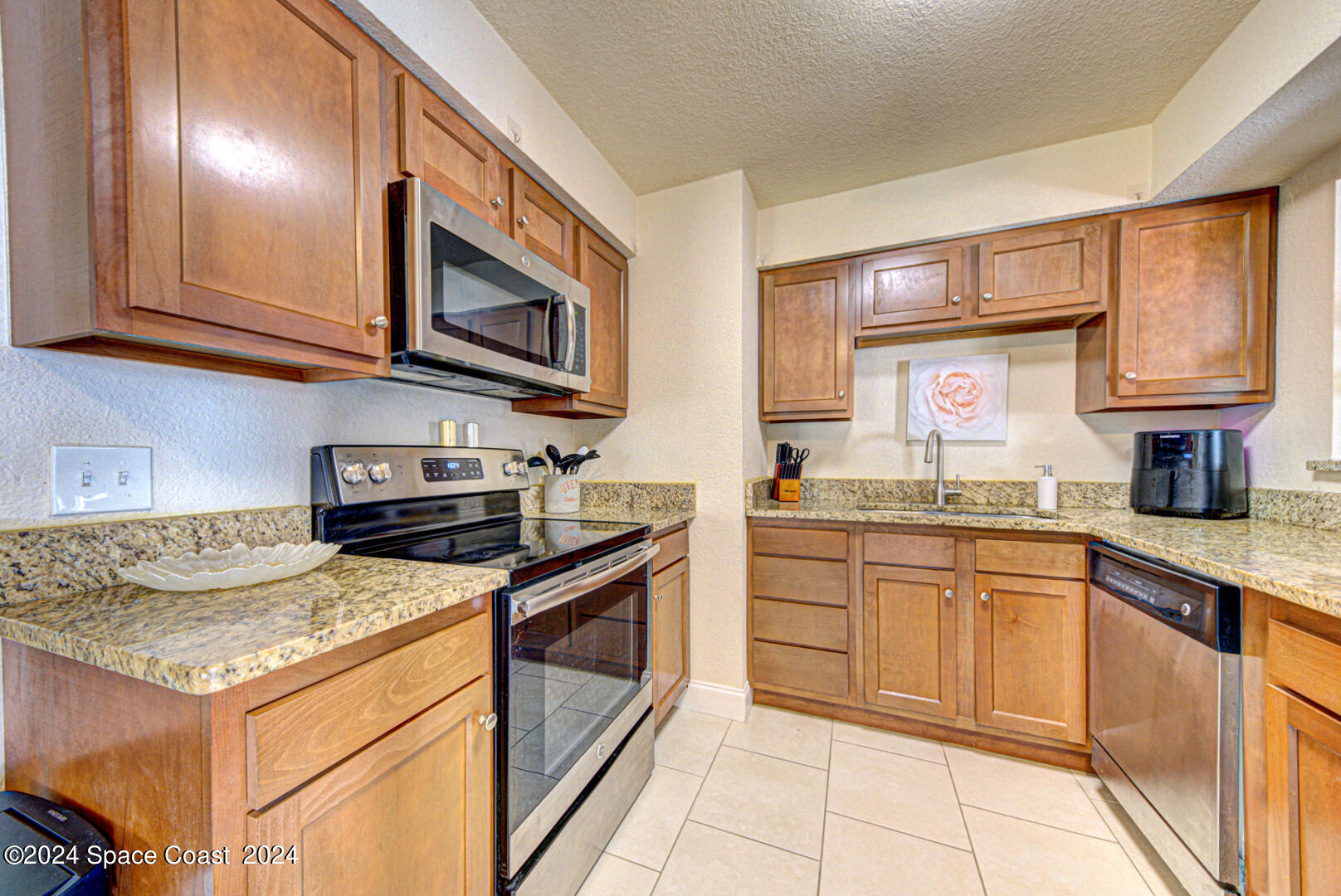 1025 Illinois Road Cocoa, FL 32927 - Photo 12 of 38 kitchen with stainless appliances