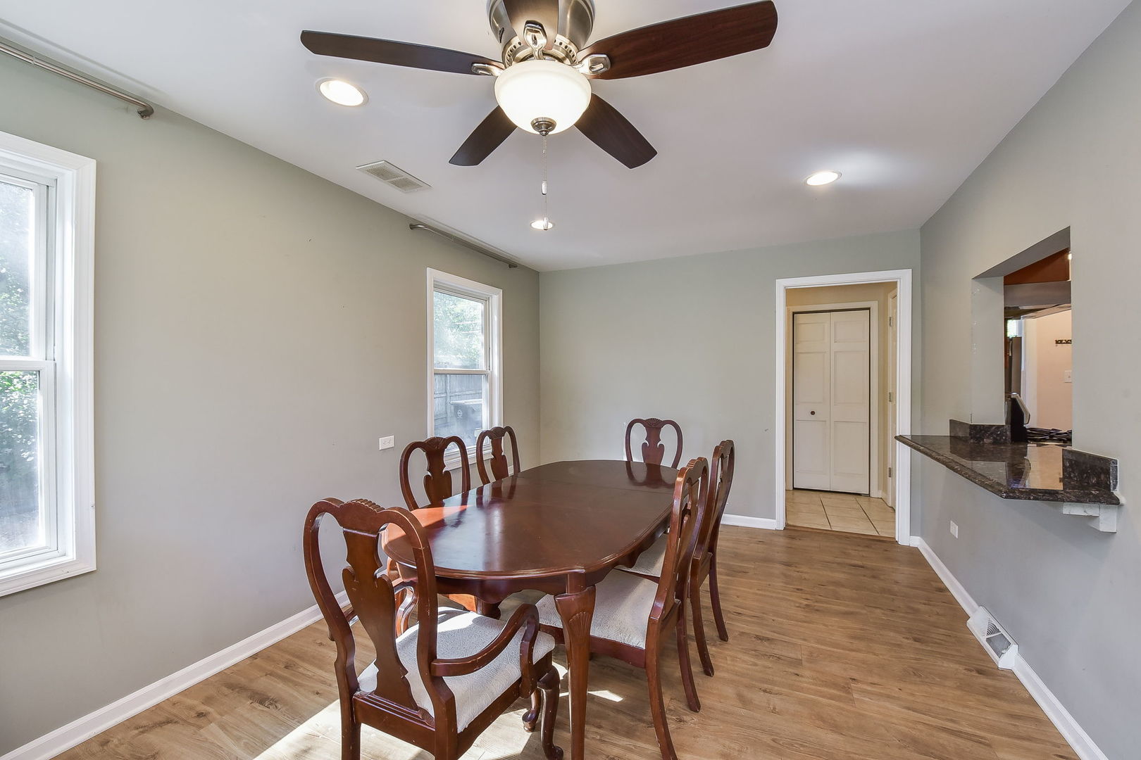 850 Ash Road Hoffman Estates, IL 60169 - Photo 4 of 16 a view of a dining room with furniture and window