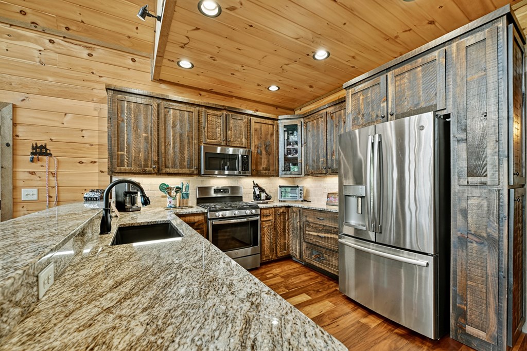 28 Aska Frst Trail Blue Ridge, GA 30513 - Photo 12 of 49
