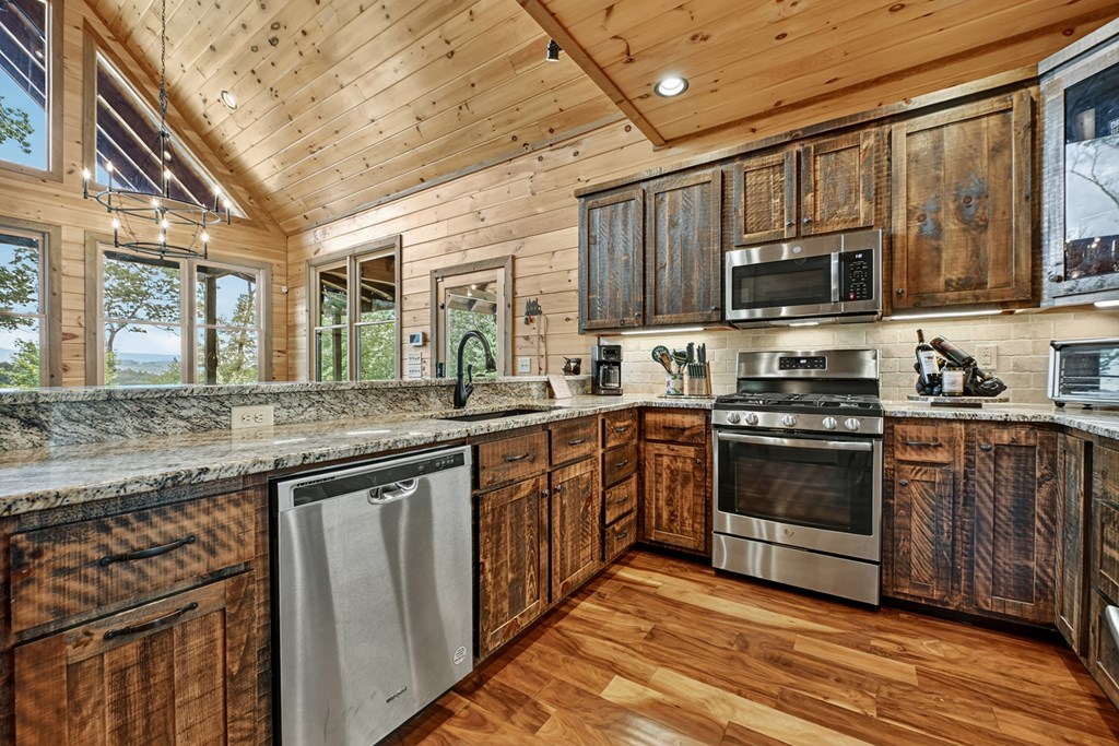 28 Aska Frst Trail Blue Ridge, GA 30513 - Photo 13 of 49
