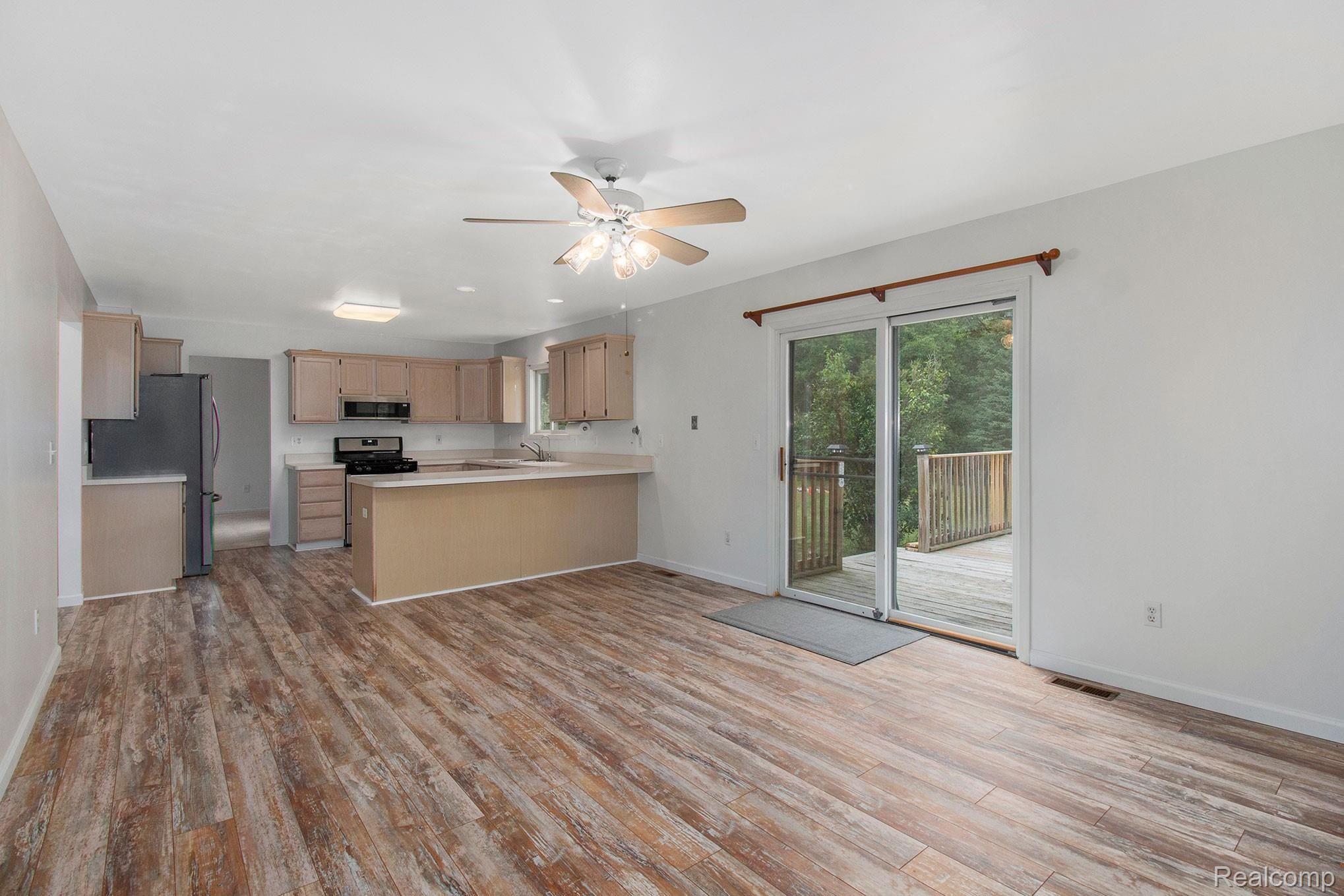 9429 Townley Road Fenton, MI 48430 - Photo 11 of 24 IMG_1820.jpg