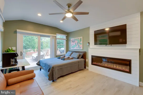 $1,200 | 3405 Laurel Avenue, Unit C, Cheverly, MD 20785