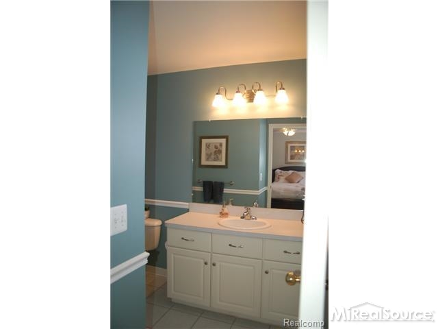 476 Oakbridge Drive Rochester, MI 48306 - Photo 29 of 38 31227983-28.JPG
