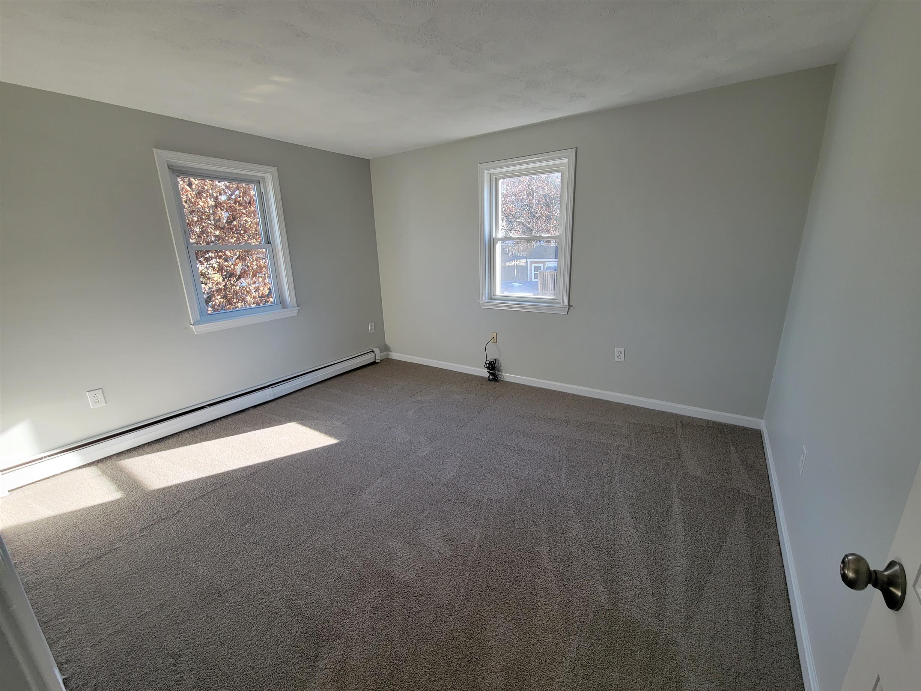 22 R Phillip Road Derry, NH 03038 - Photo 17 of 30