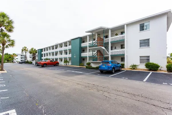 $1,100 | 1875 Sunny Drive, Unit G32, Bradenton, FL 34207