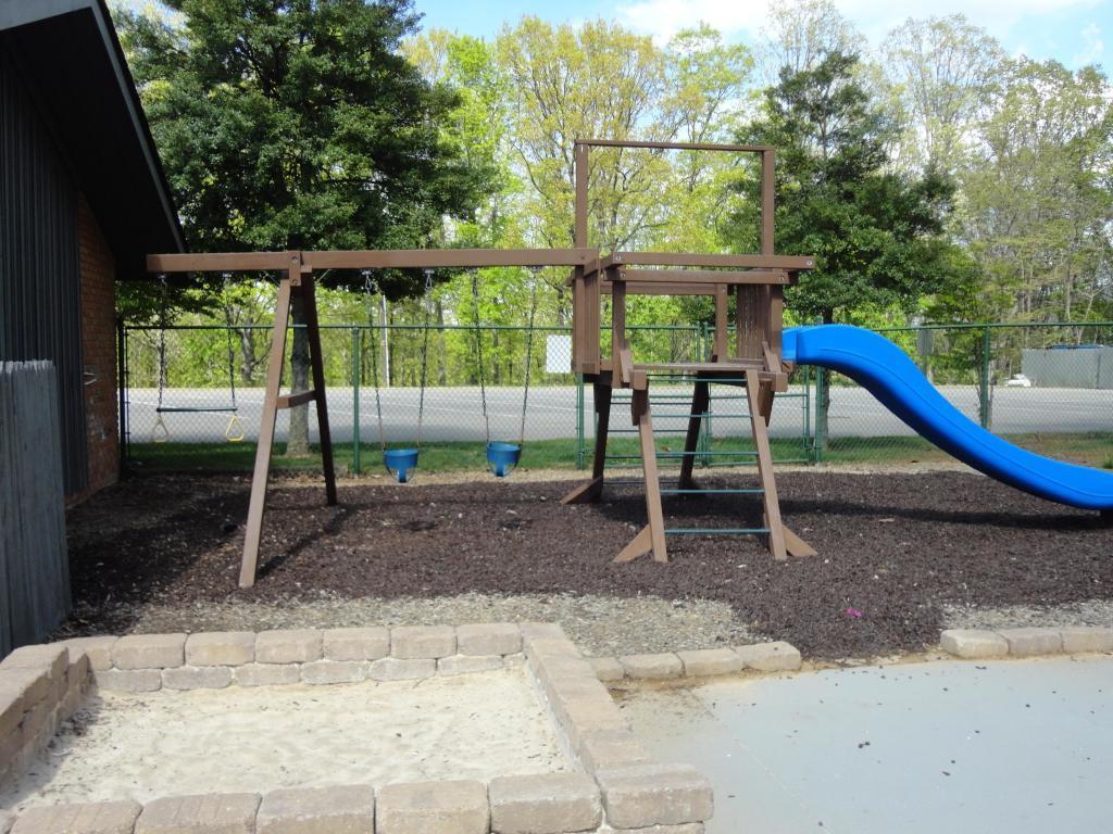 5554 Hunt Camp Road Roanoke, VA 24018 - Photo 10 of 14 Hunting Hills Playground