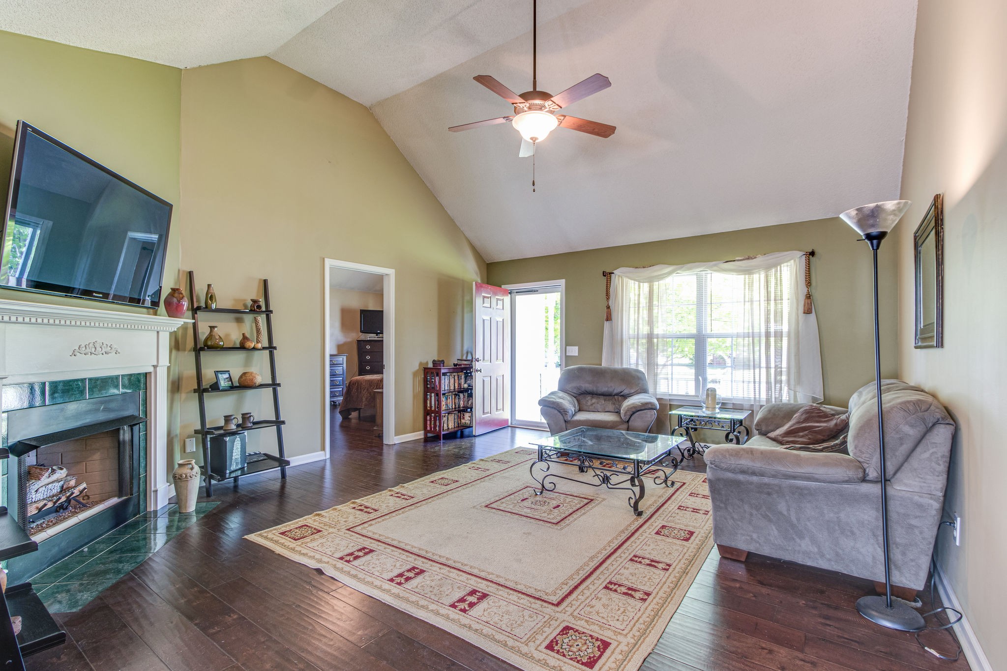 220 Shrewsbury Road Murfreesboro, TN 37129 - Photo 4 of 16 Gallery Image 4