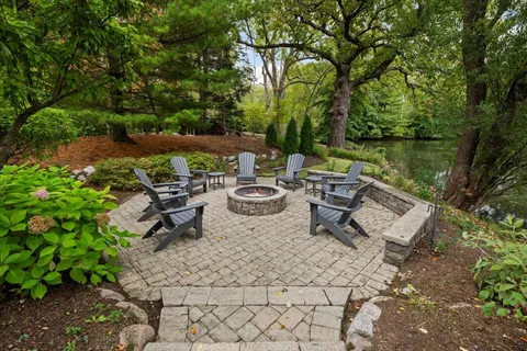 $2,349,000 | 625 Leland Court, Lake Forest, IL 60045